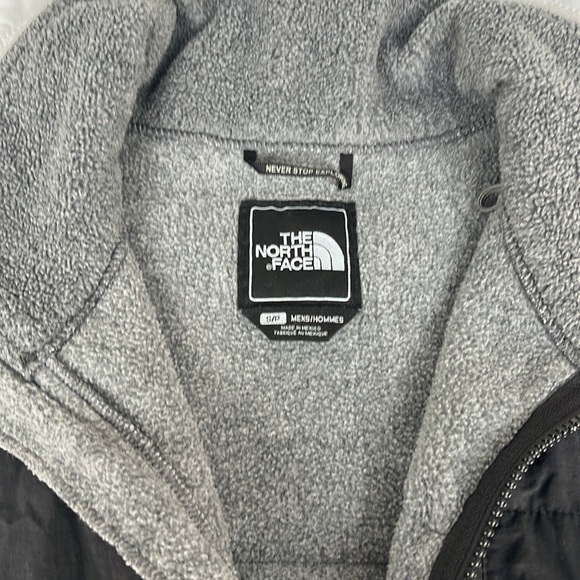 North Face Men’s grey and black jacket fleece size Small - Picture 2 of 3